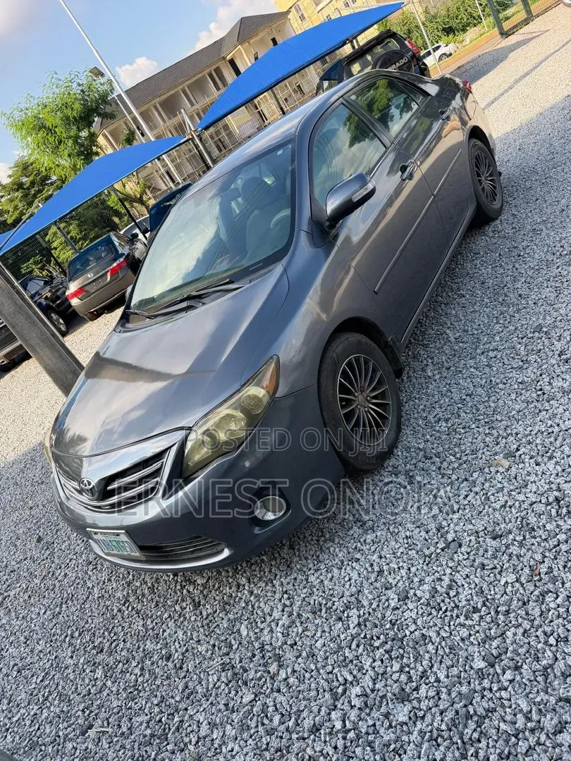 Toyota Corolla 2013 Gray
