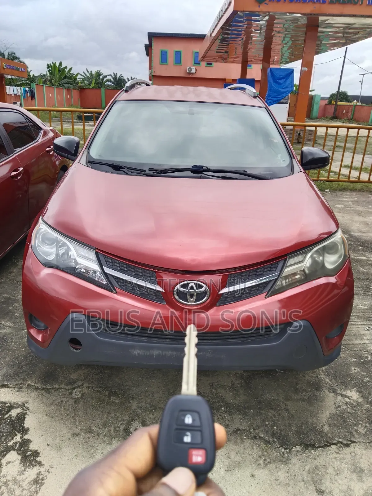 Toyota RAV4 2014 Red