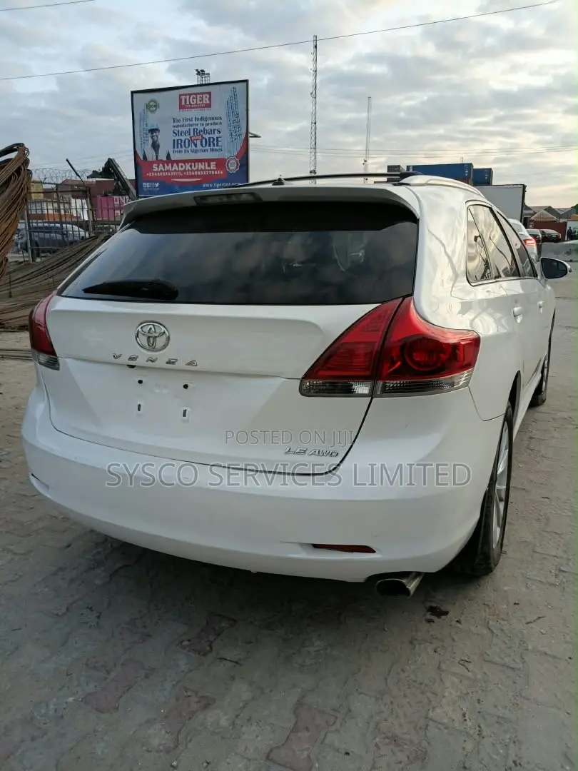 Toyota Venza LE 2015 White