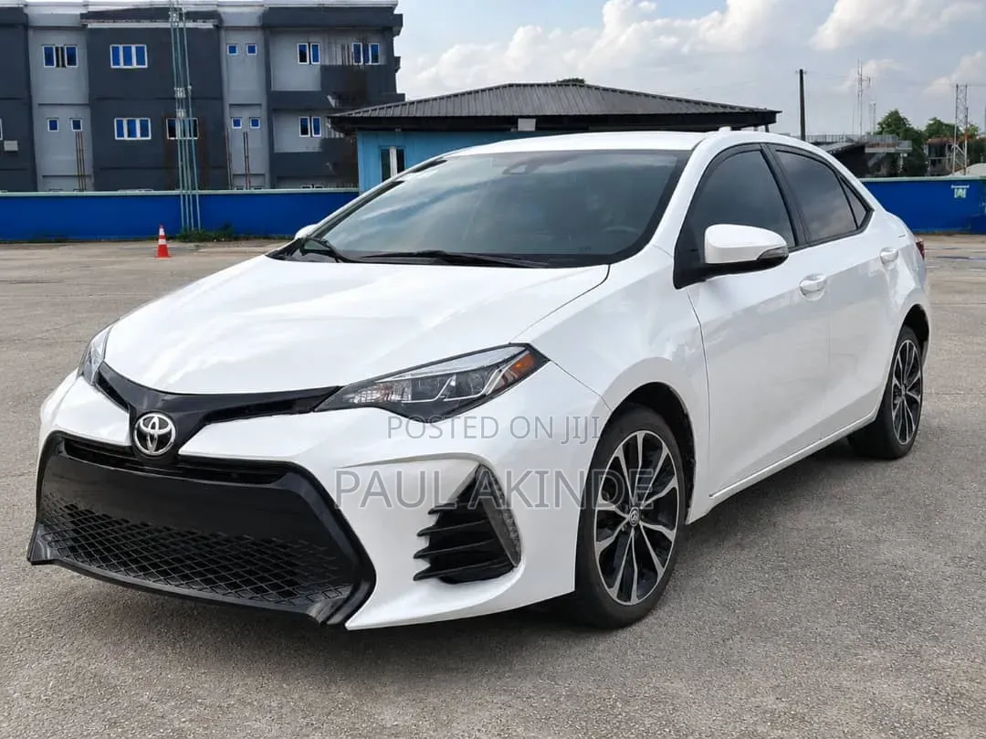 Toyota Corolla SE Special Edition 4dr Sedan (1.8L 4cyl CVT) 2017 White