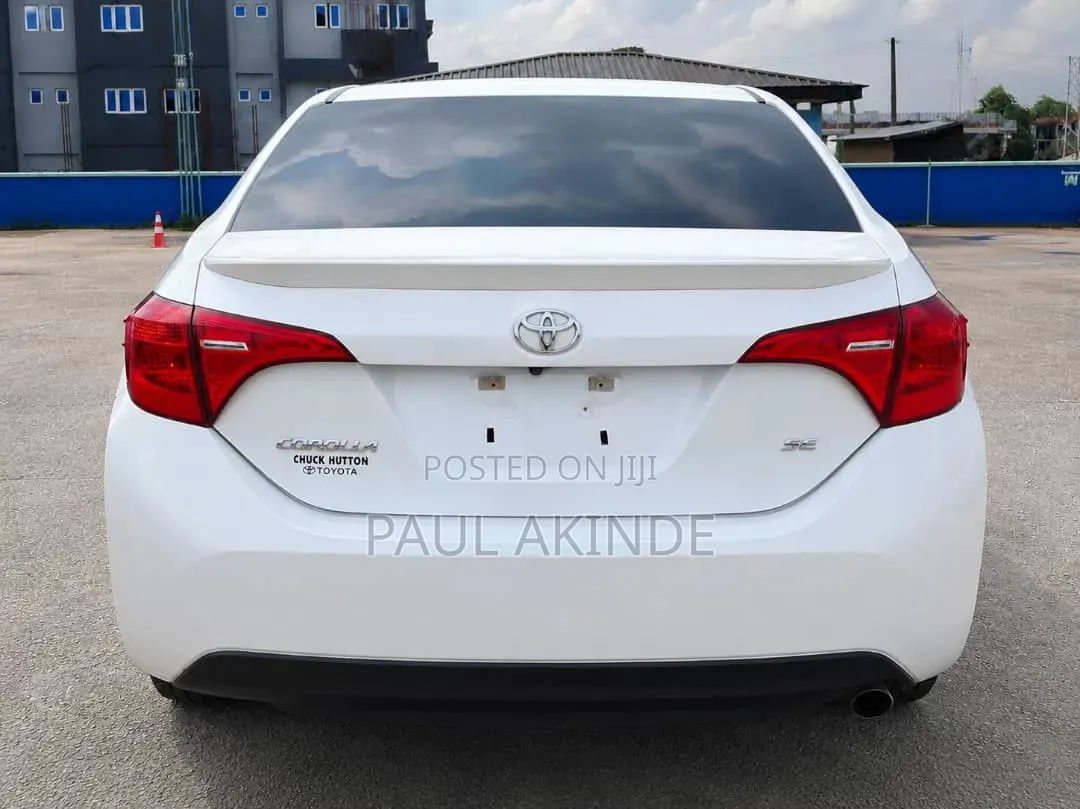 Toyota Corolla SE Special Edition 4dr Sedan (1.8L 4cyl CVT) 2017 White