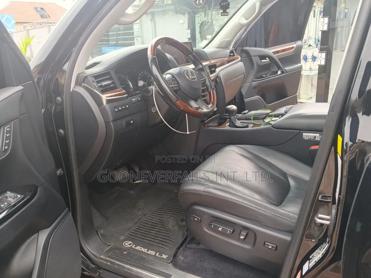 Lexus LX 2017 Black