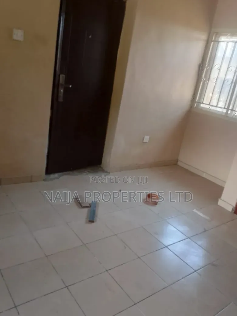 2bdrm Apartment in Furo Ezimora, Lekki Phase 1 for rent