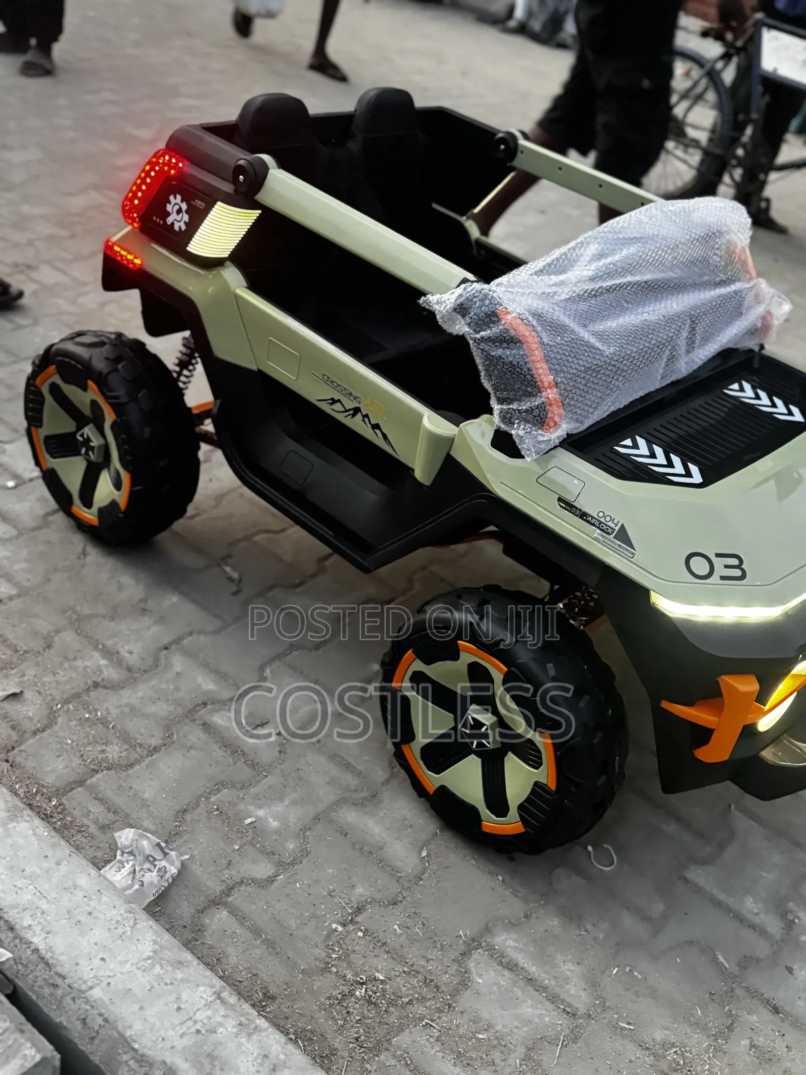 Crossing 03 UTV 4x4 Electric Ride-on Toy Car Designed for Children.