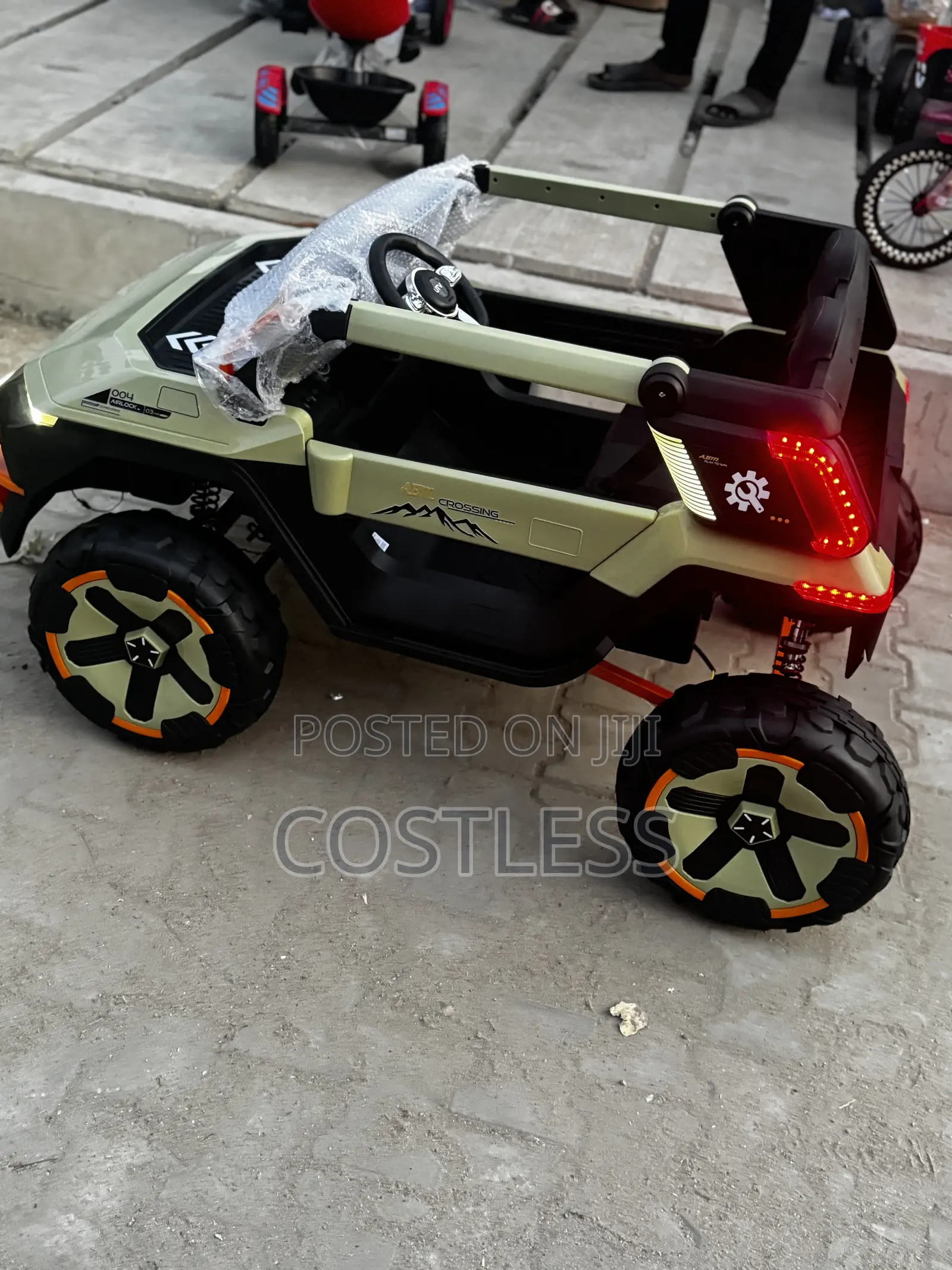 Crossing 03 UTV 4x4 Electric Ride-on Toy Car Designed for Children.