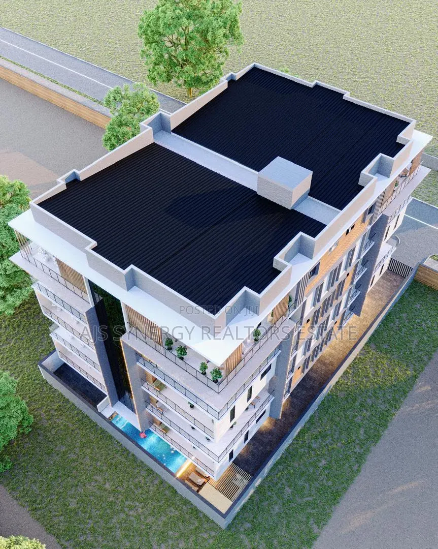 8bdrm Maisonette in Lekki Phase 1 for sale