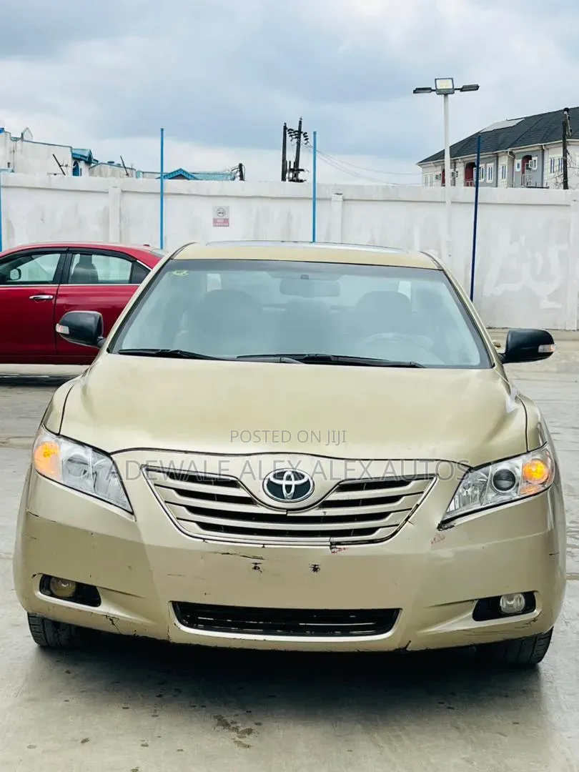 Toyota Camry XLE V6 4dr Sedan (3.5L 6cyl 6AM) 2008 Gold