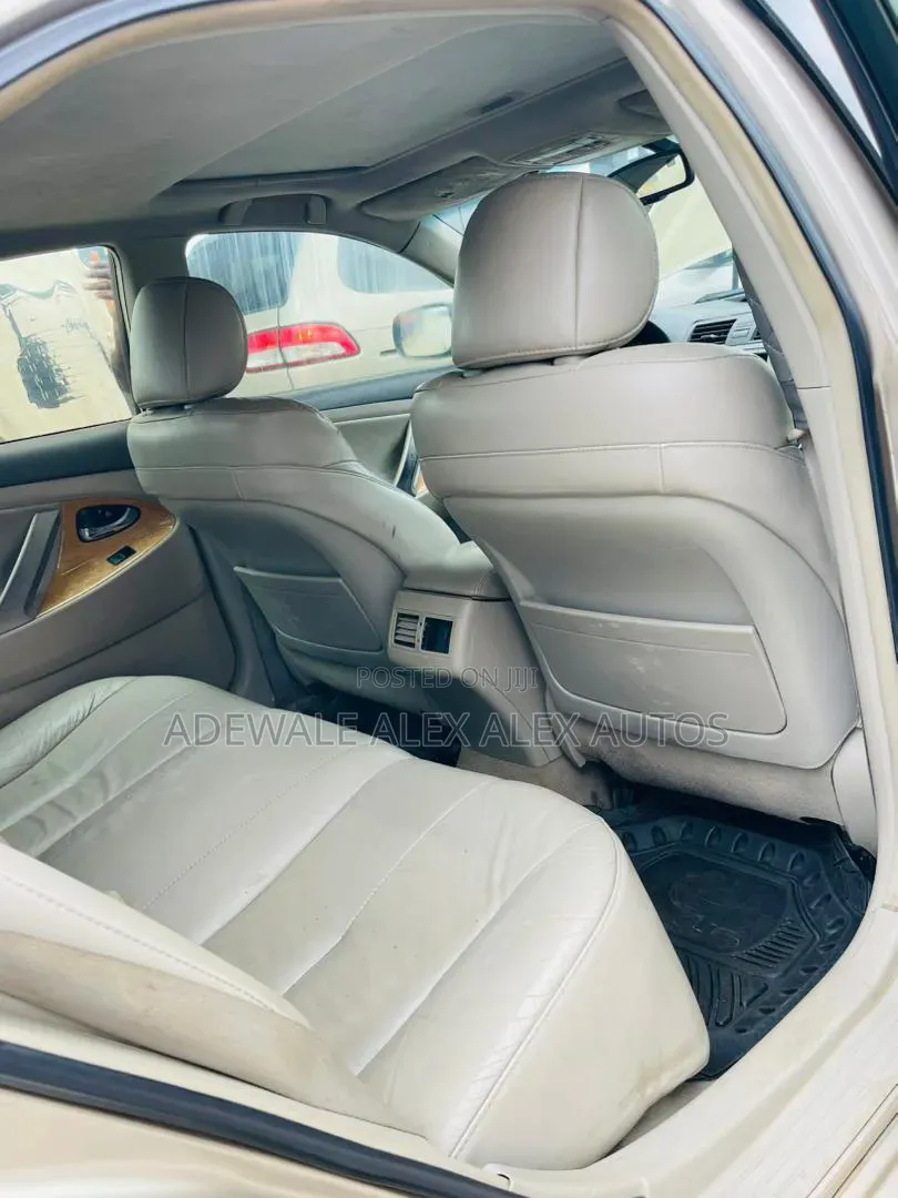 Toyota Camry XLE V6 4dr Sedan (3.5L 6cyl 6AM) 2008 Gold