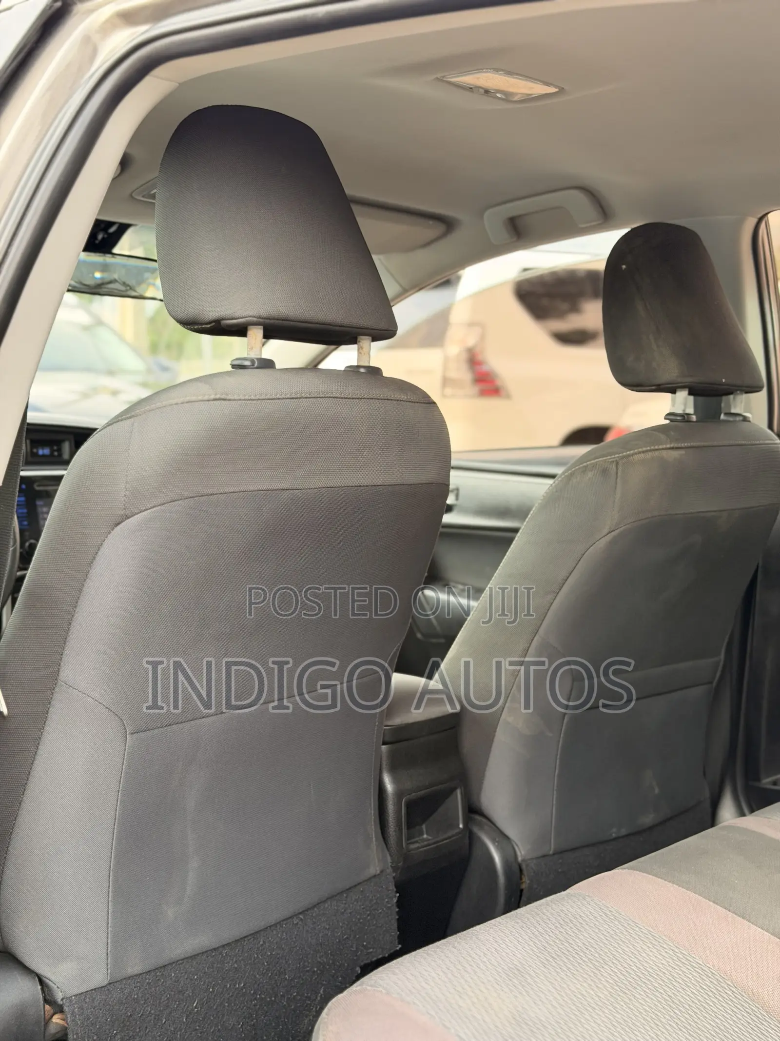Toyota Corolla LE (1.8L 4cyl 2A) 2018 Gray