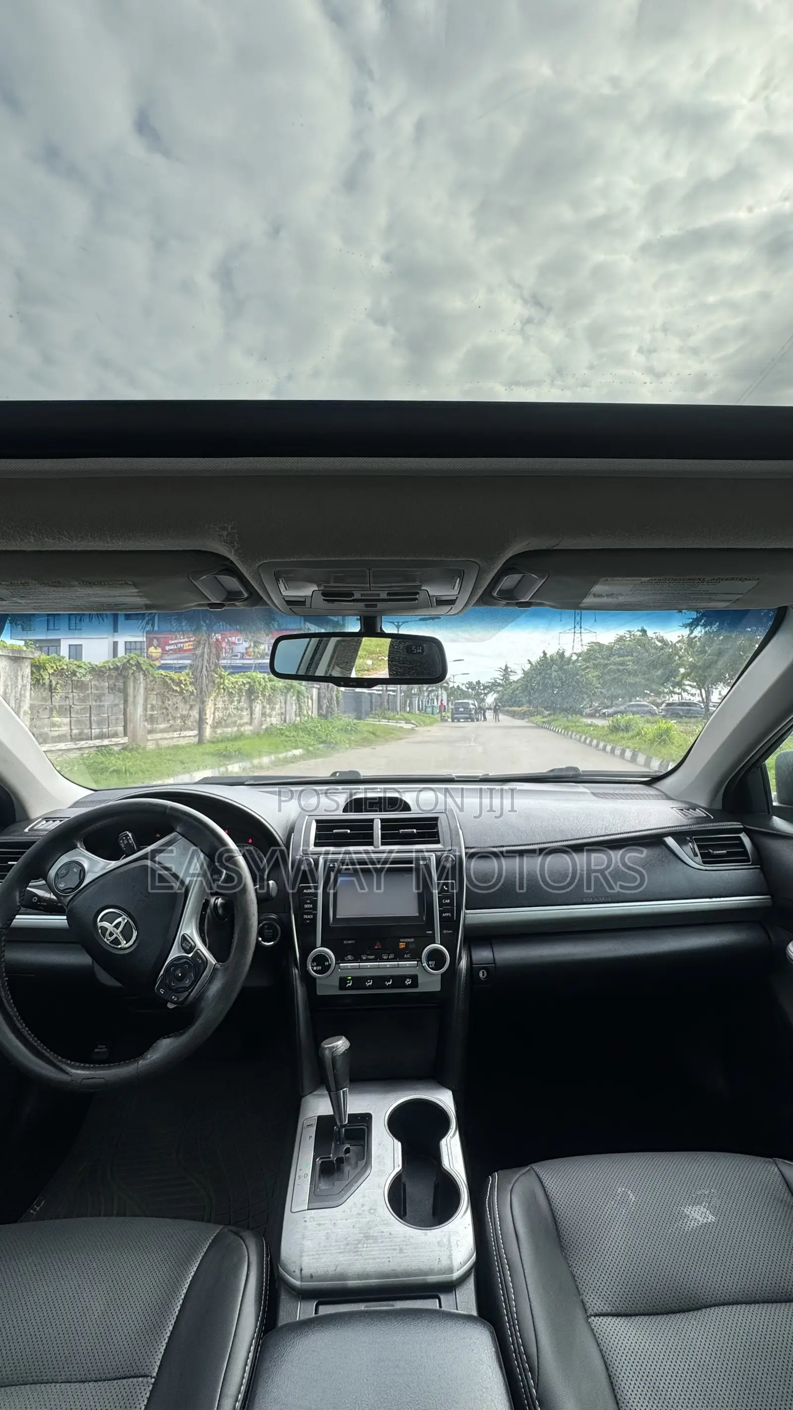Toyota Camry SE 4dr Sedan (2.5L 4cyl 6A) 2013 Gray