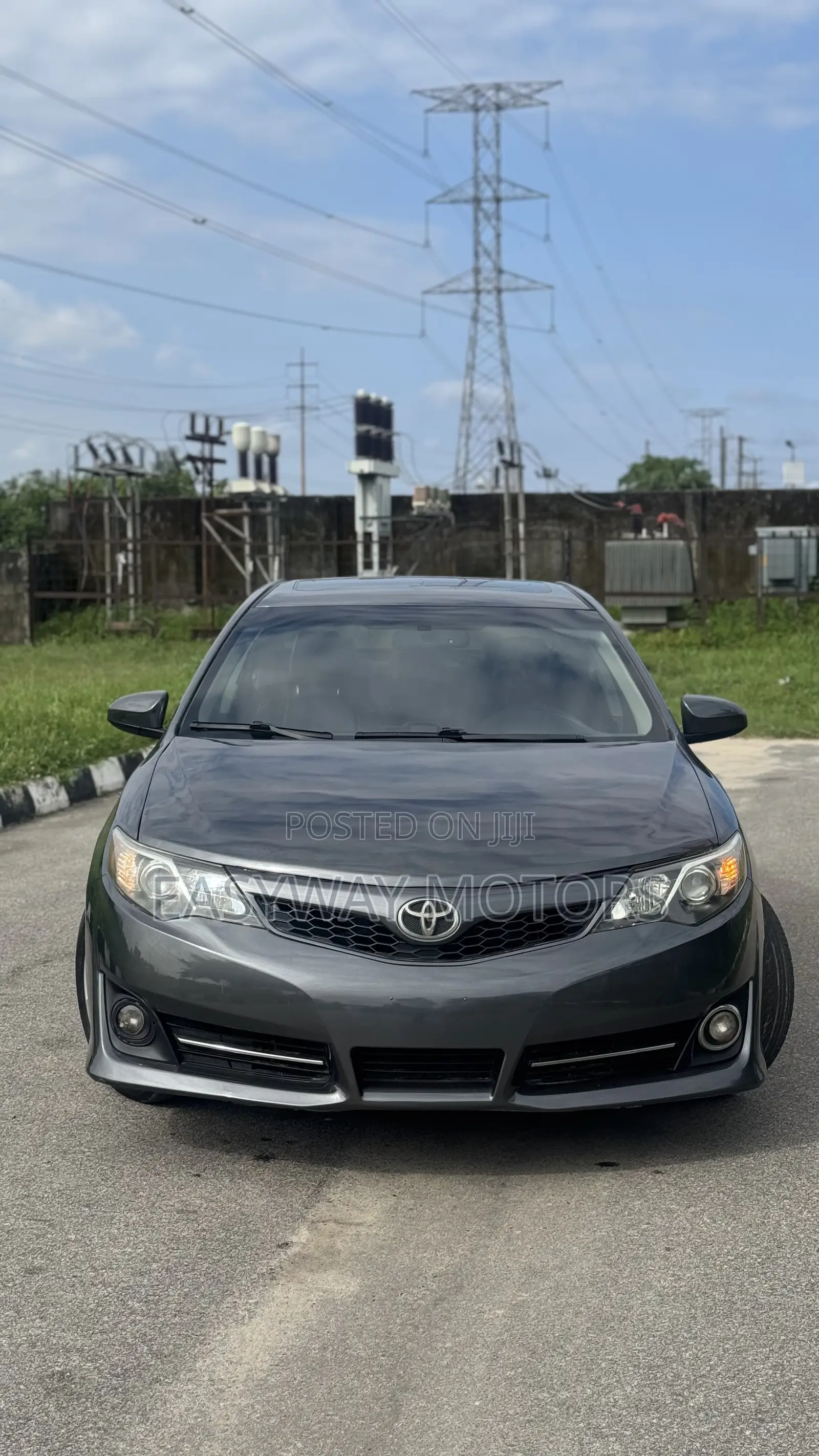 Toyota Camry SE 4dr Sedan (2.5L 4cyl 6A) 2013 Gray