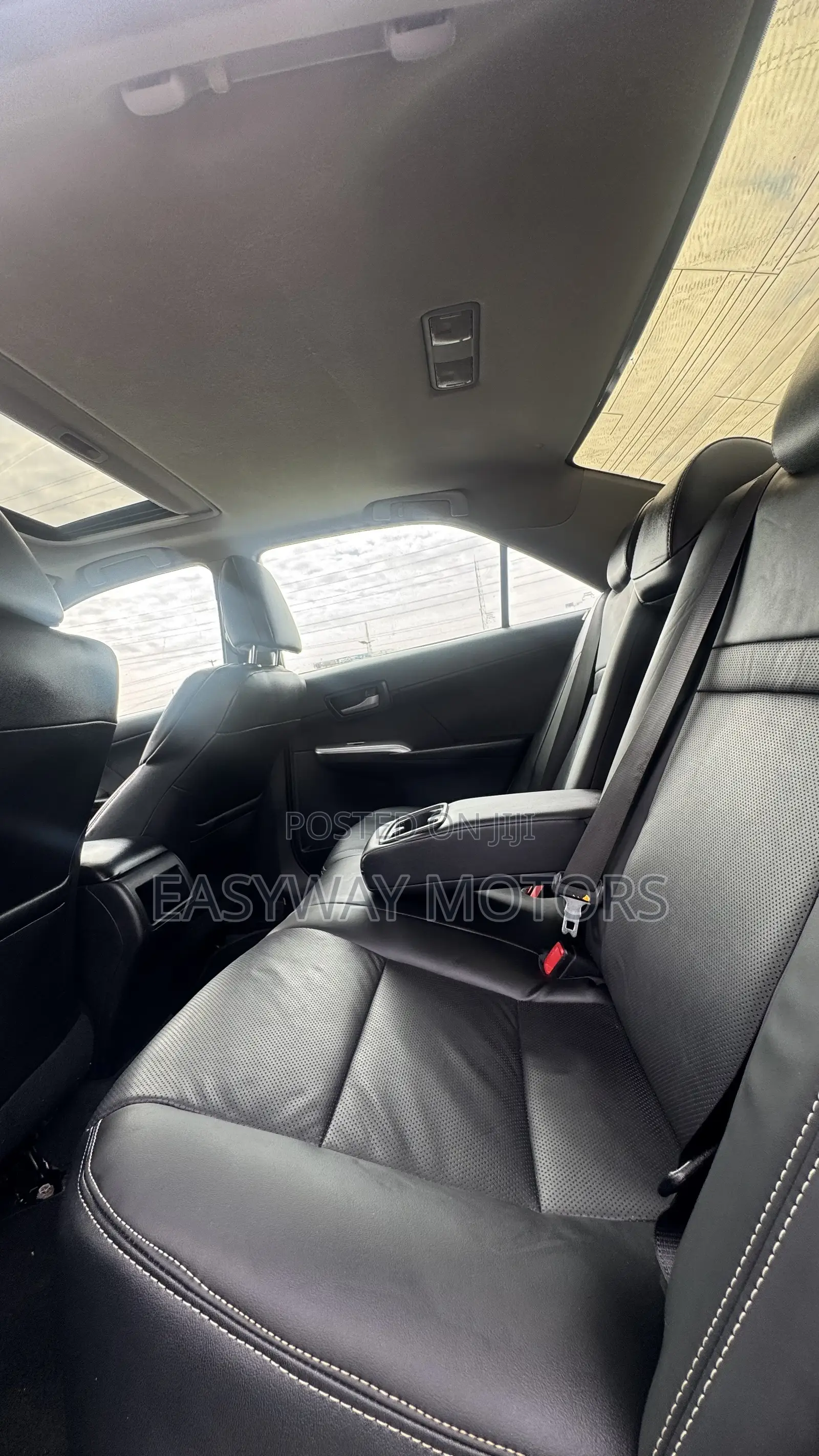 Toyota Camry SE 4dr Sedan (2.5L 4cyl 6A) 2013 Gray