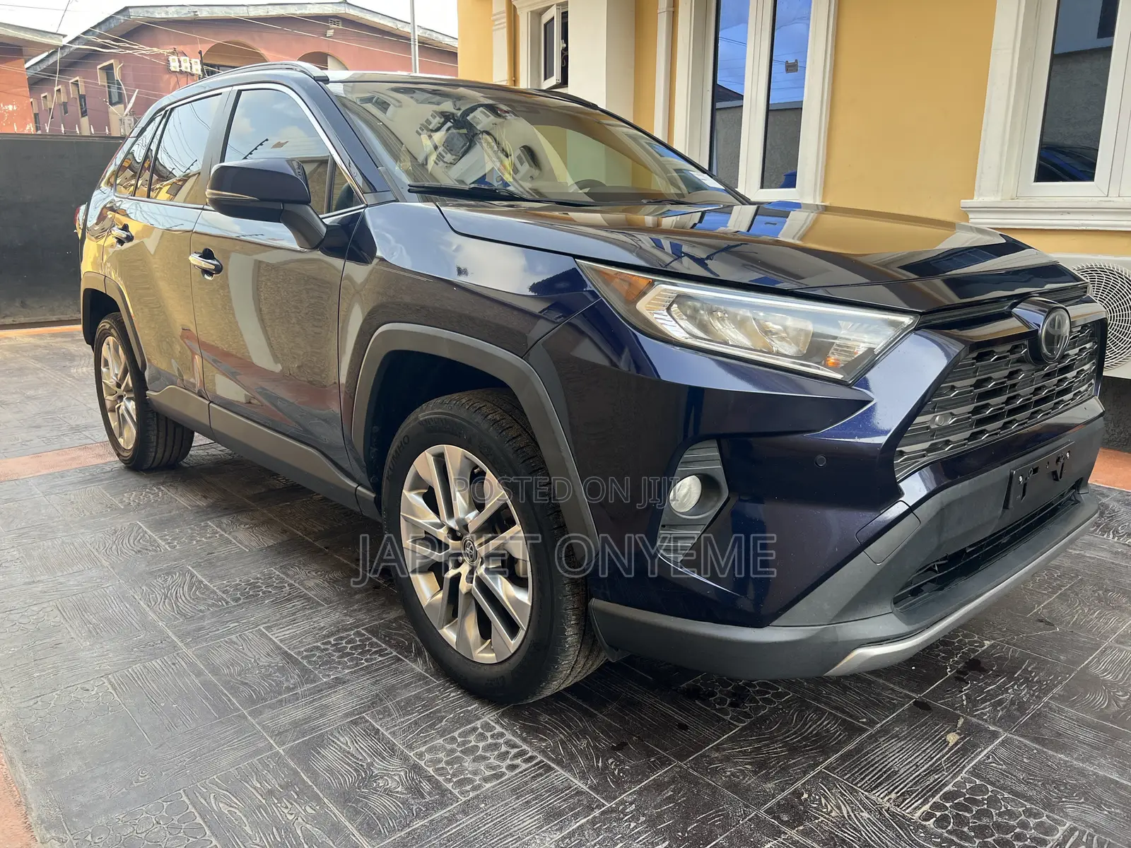 Toyota RAV4 Limited FWD 2019 Blue