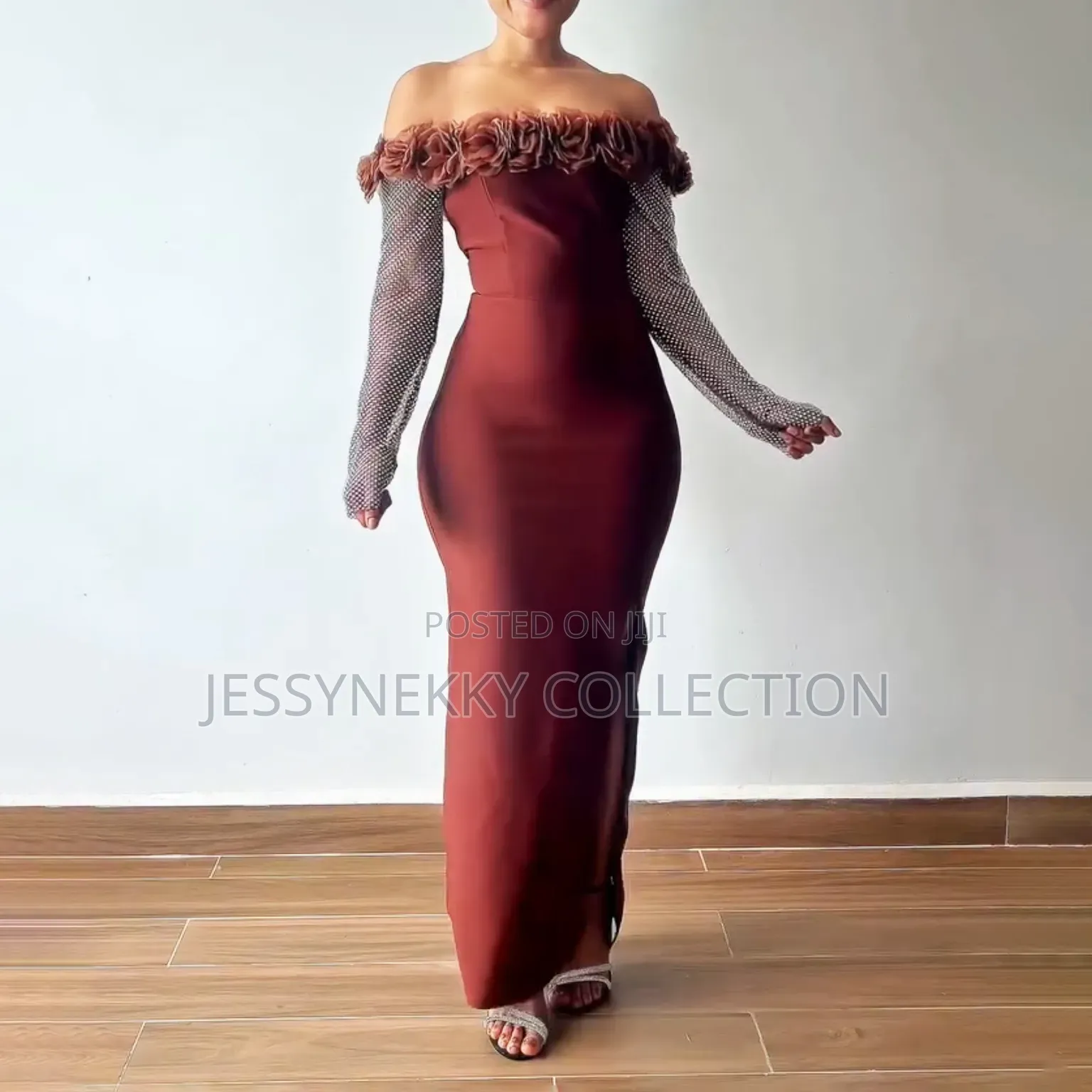 Quality Luxurious Ladies Bandage Dress With Rihnostone Hand