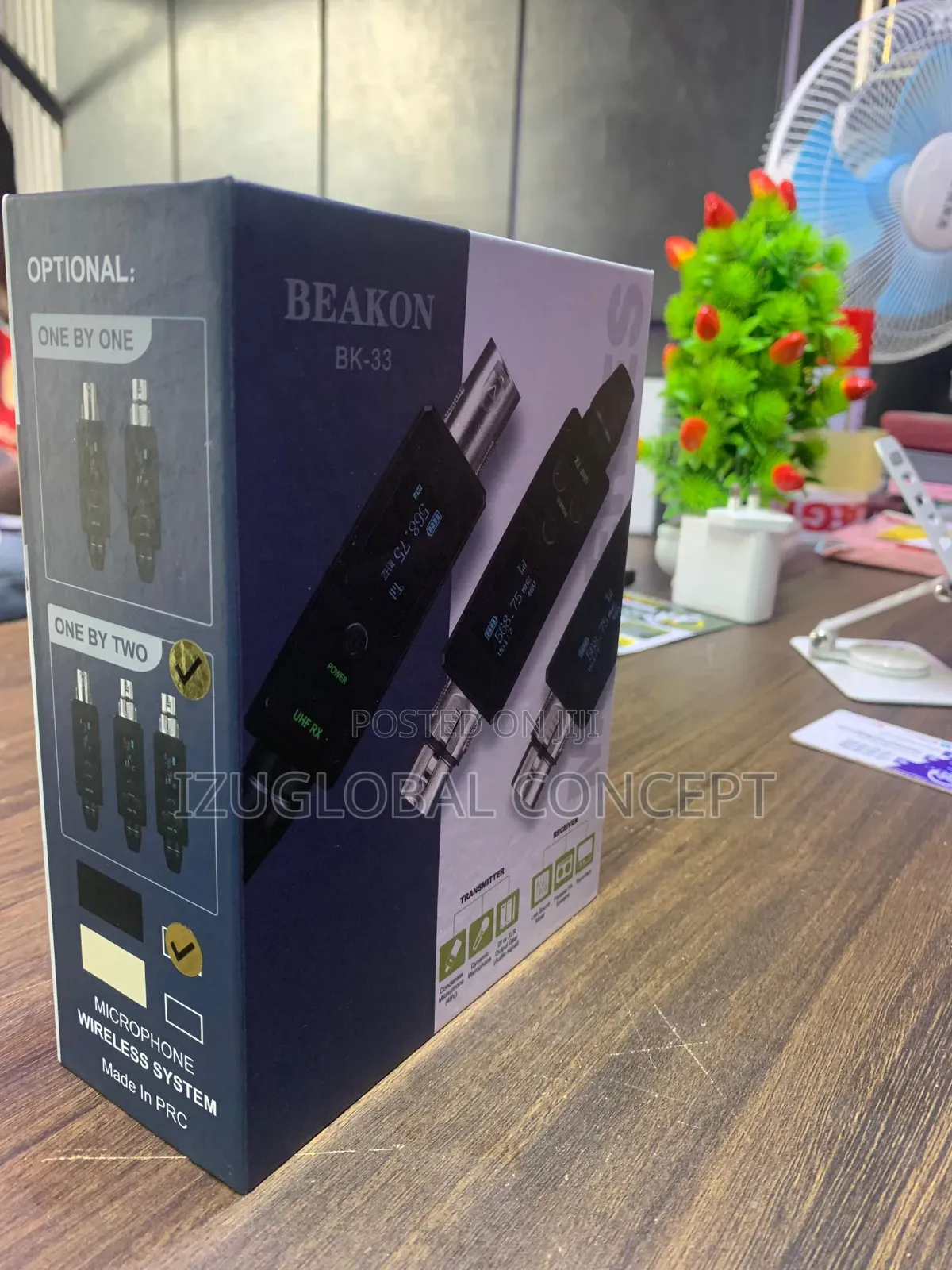 BEAKON BK-33 UHF Wireless Microphone System  150 Meter Range