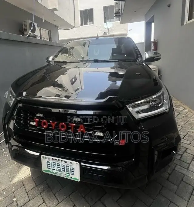 Toyota Hilux Revo Double Cab Petrol 2.7 AWD 2021 Black