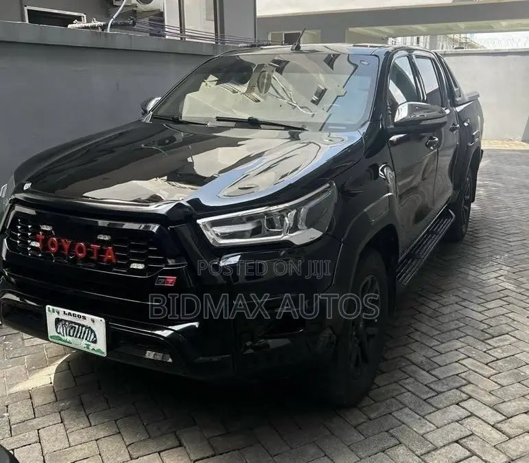 Toyota Hilux Revo Double Cab Petrol 2.7 AWD 2021 Black