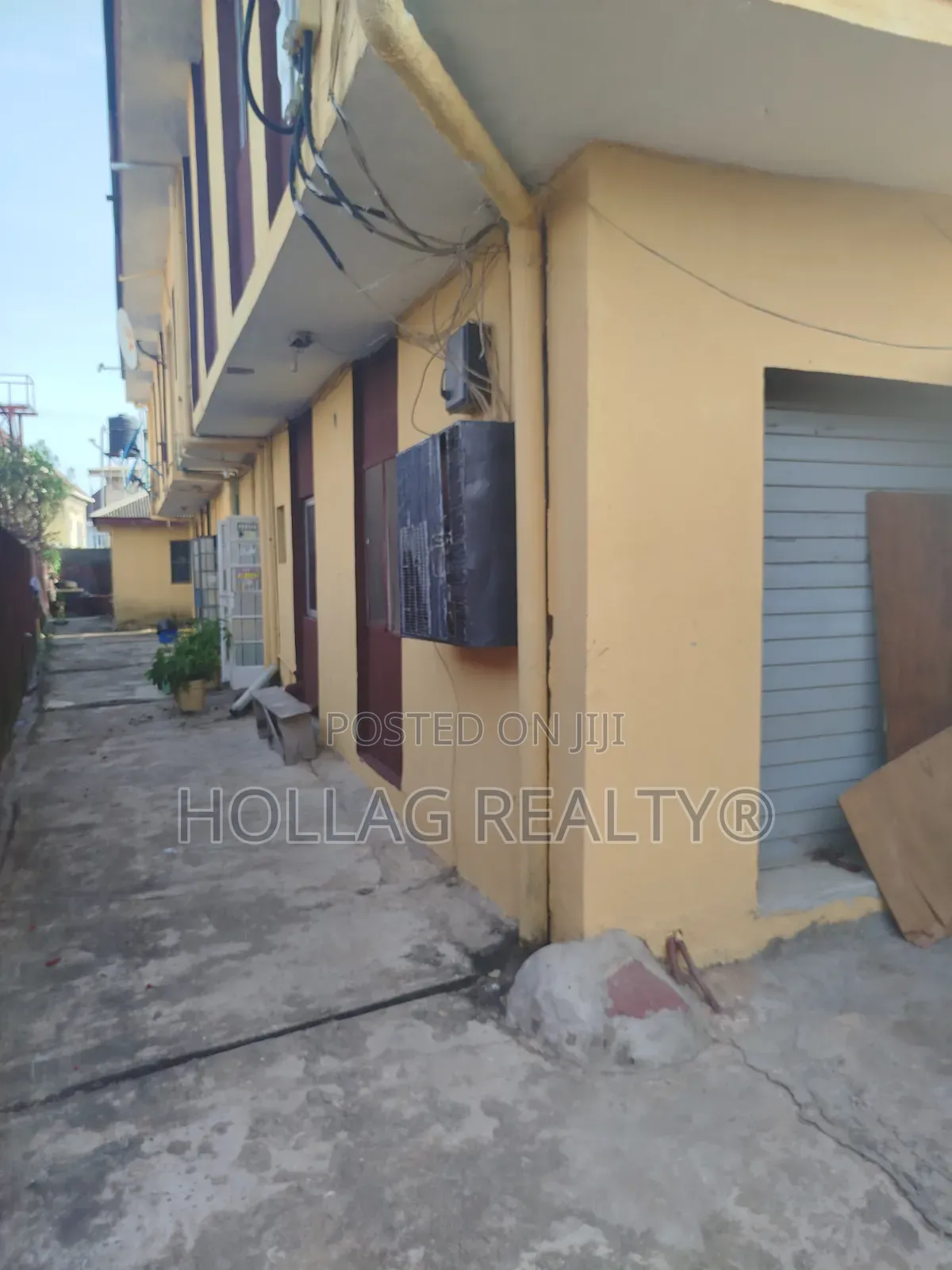 13bdrm House in Ago Palace for sale