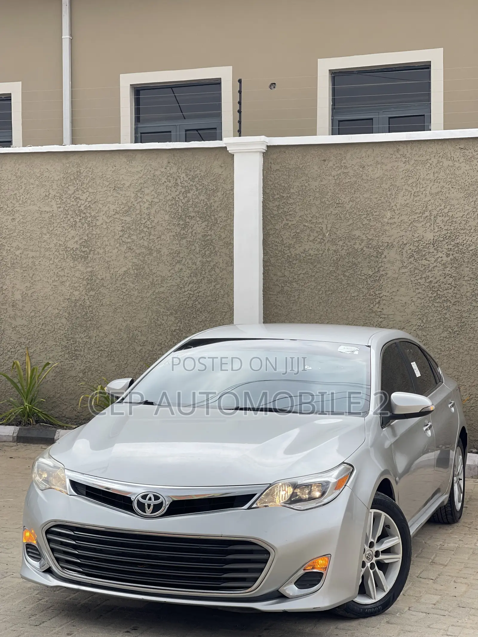 Toyota Avalon XLE Sedar FWD (3.5L 6cyl 6A) 2013 Silver