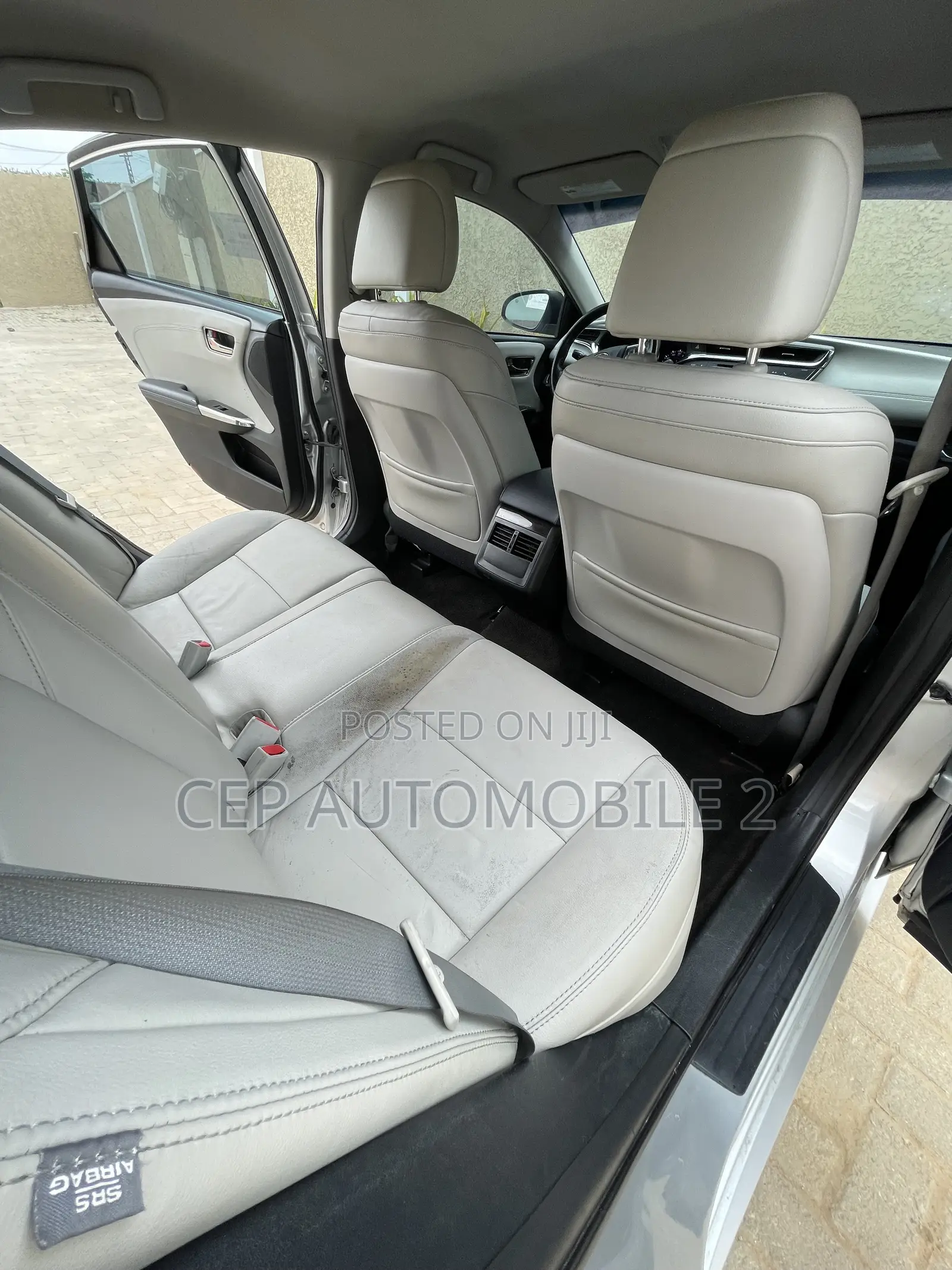 Toyota Avalon XLE Sedar FWD (3.5L 6cyl 6A) 2013 Silver