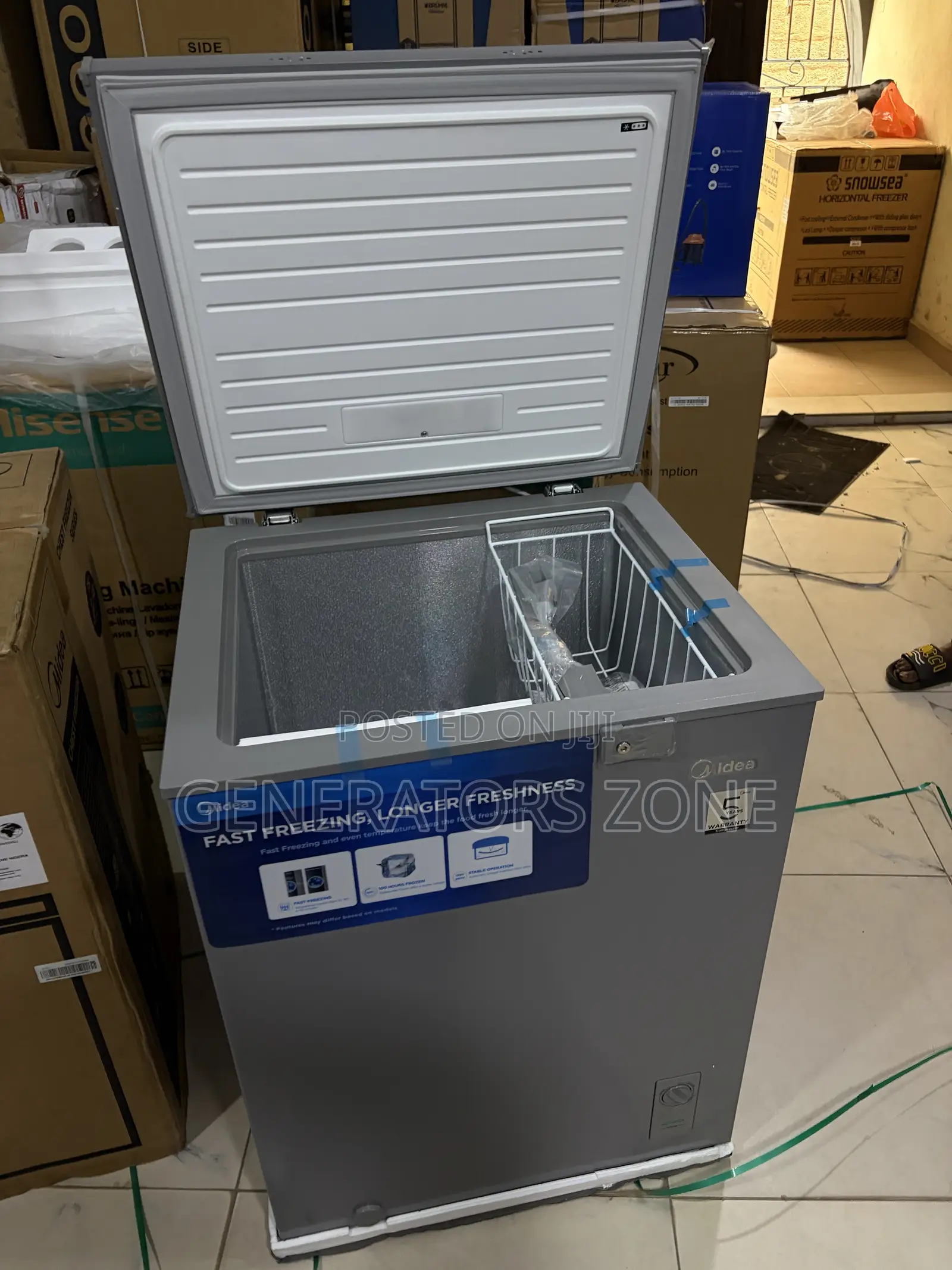 Midea 142L Chest Freezer for Meat and Fish Storage