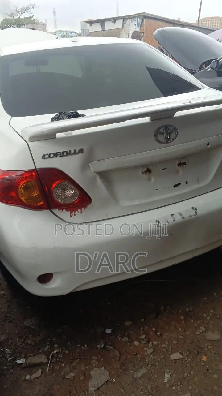Toyota Corolla 2010 White
