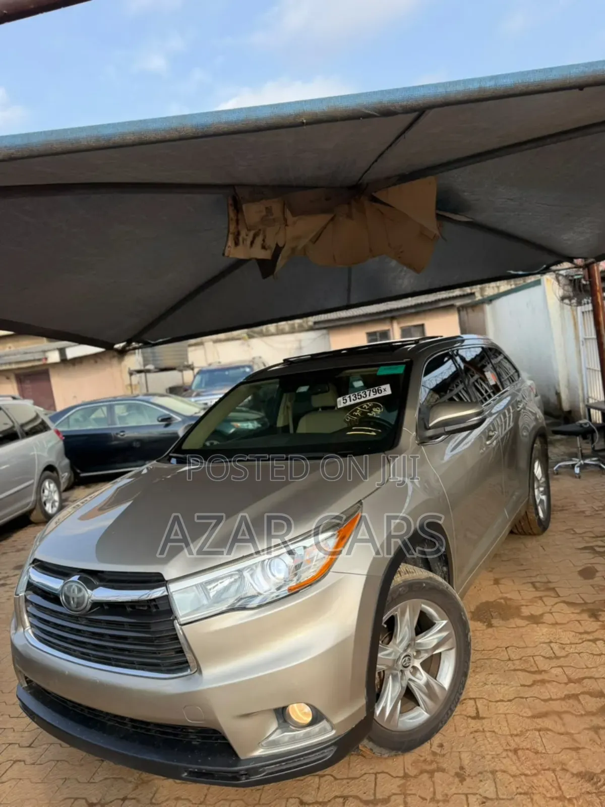 Toyota Highlander Limited V6 4x2 (3.5L 6cyl 6A) 2016 Gold
