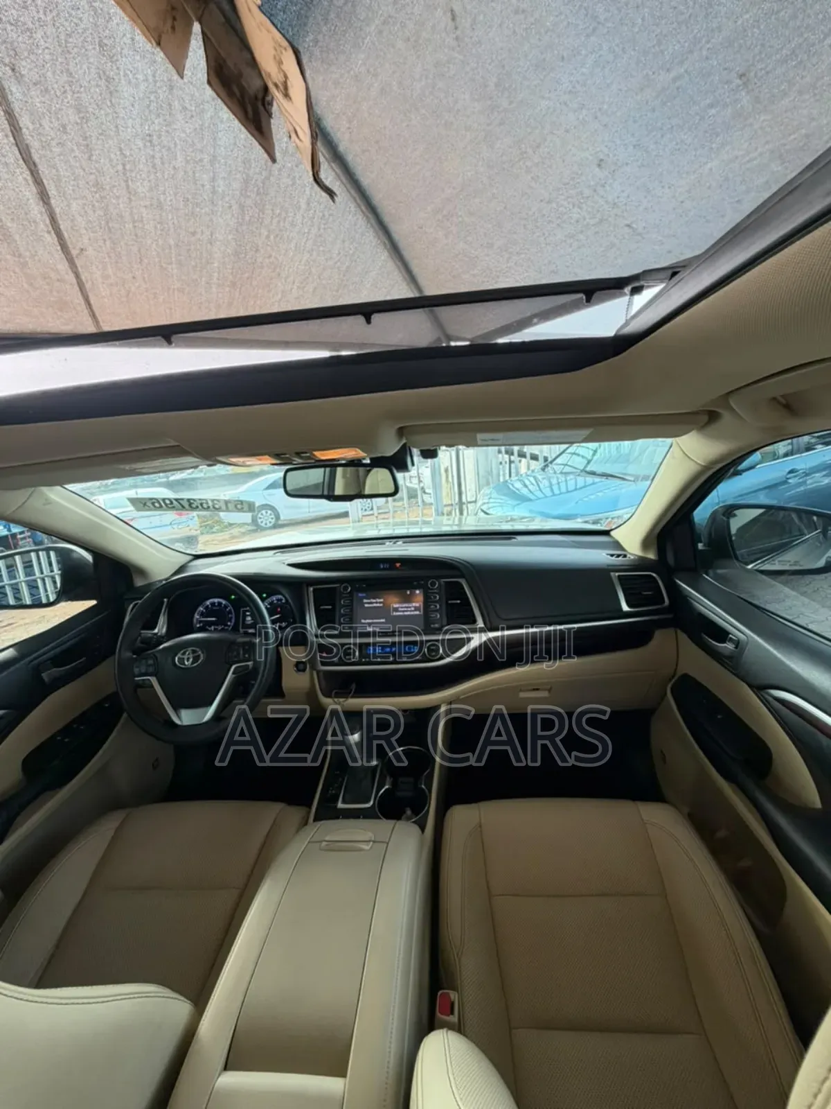 Toyota Highlander Limited V6 4x2 (3.5L 6cyl 6A) 2016 Gold