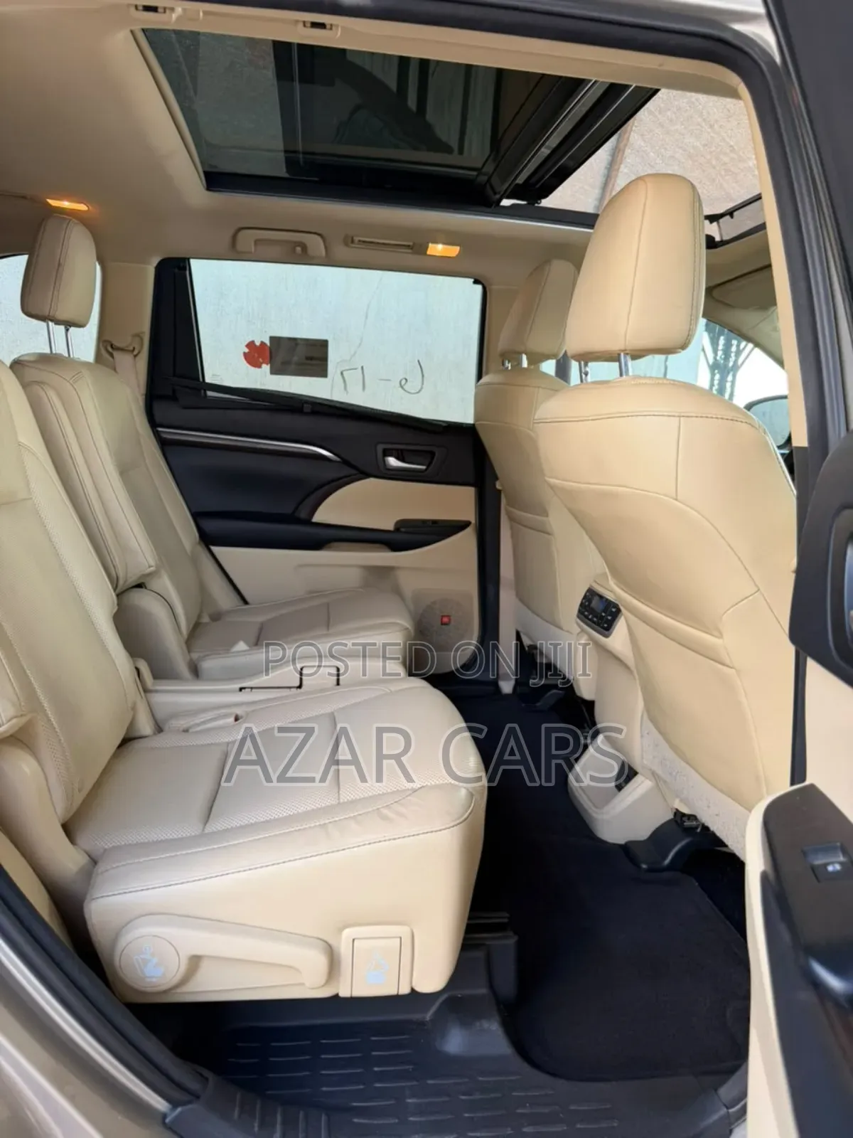 Toyota Highlander Limited V6 4x2 (3.5L 6cyl 6A) 2016 Gold