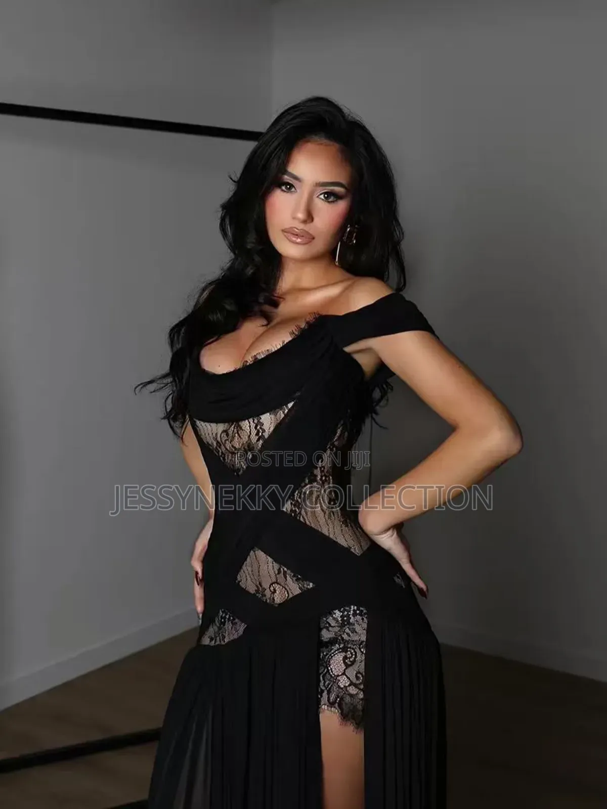 Classic Luxurious Ladies Dinner Gown