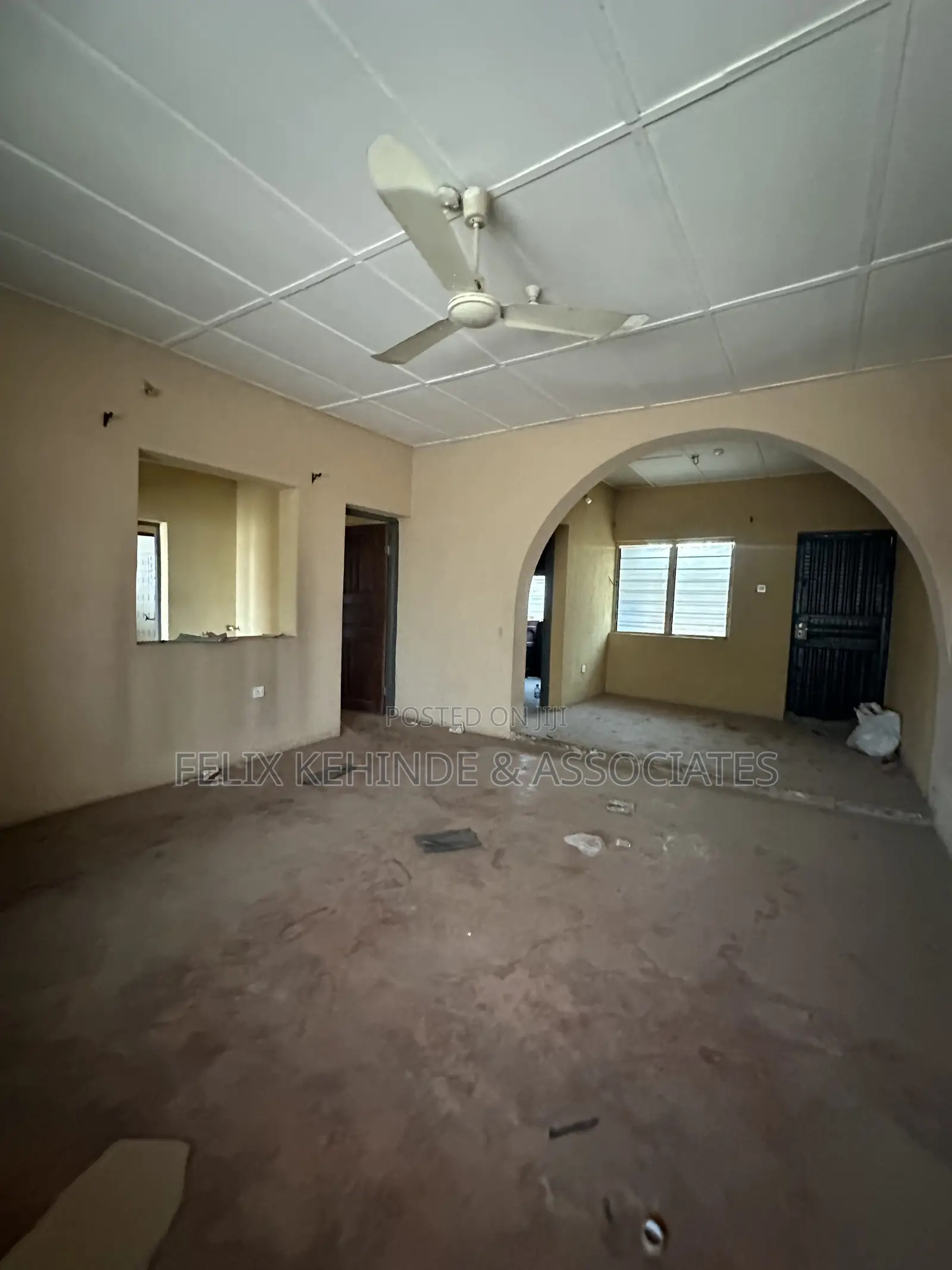 6bdrm Bungalow in Elewuro Estate, for sale