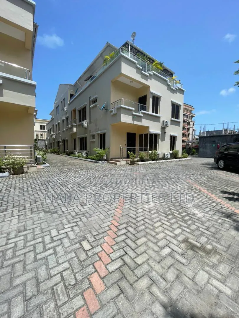 3bdrm Penthouse in Oniru Estate, Victoria Island Extension for rent
