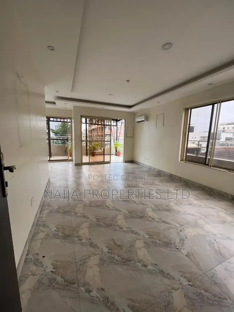 3bdrm Penthouse in Oniru Estate, Victoria Island Extension for rent