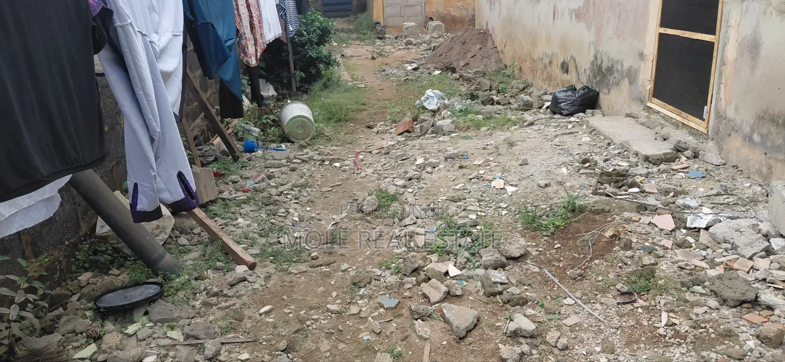 3 Plots Montesary 4 Sale Behind Shoprite Buit Up Lagos