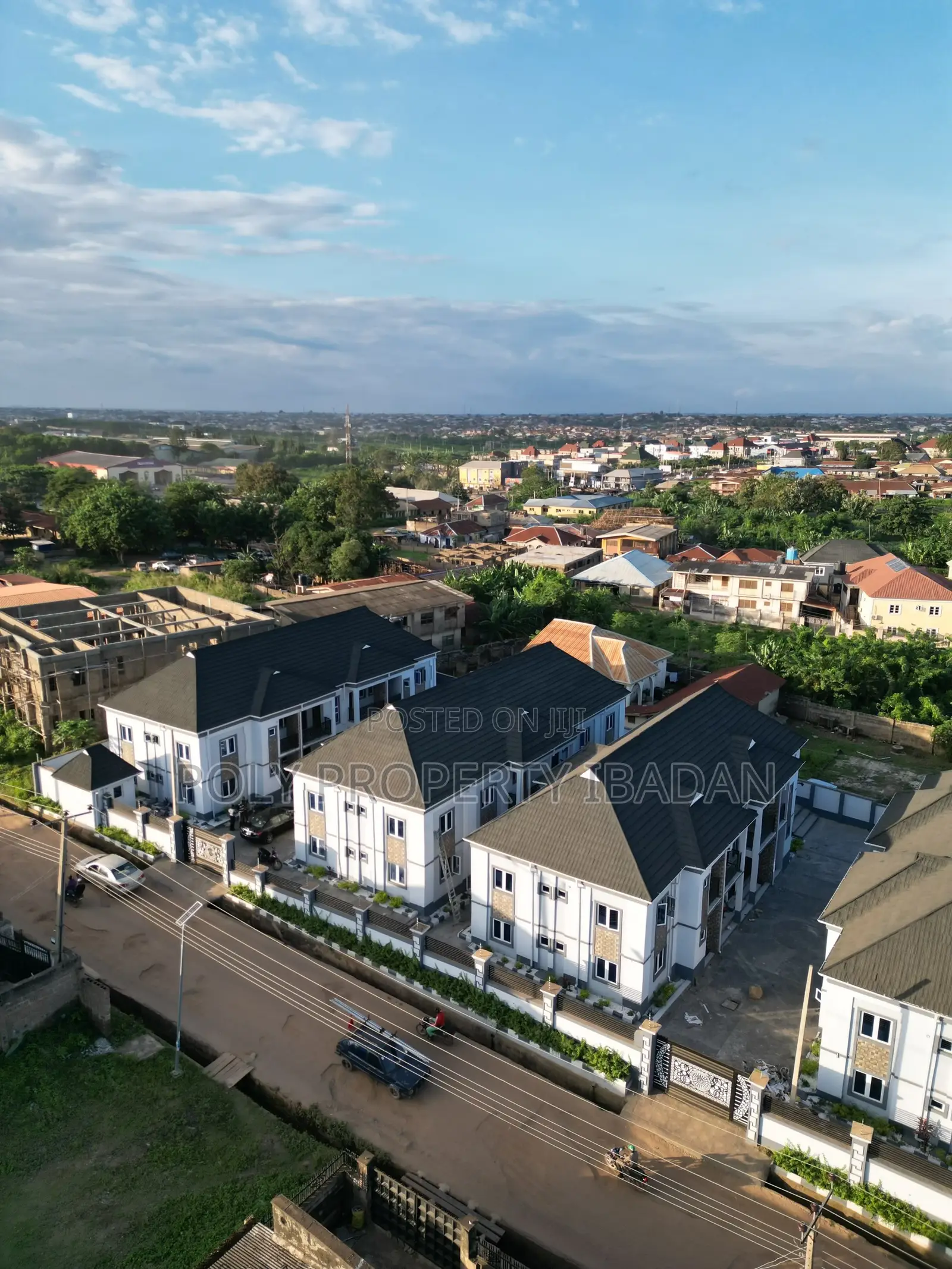 3bdrm Block of Flats in Iyaana Church, Iwo Road for rent