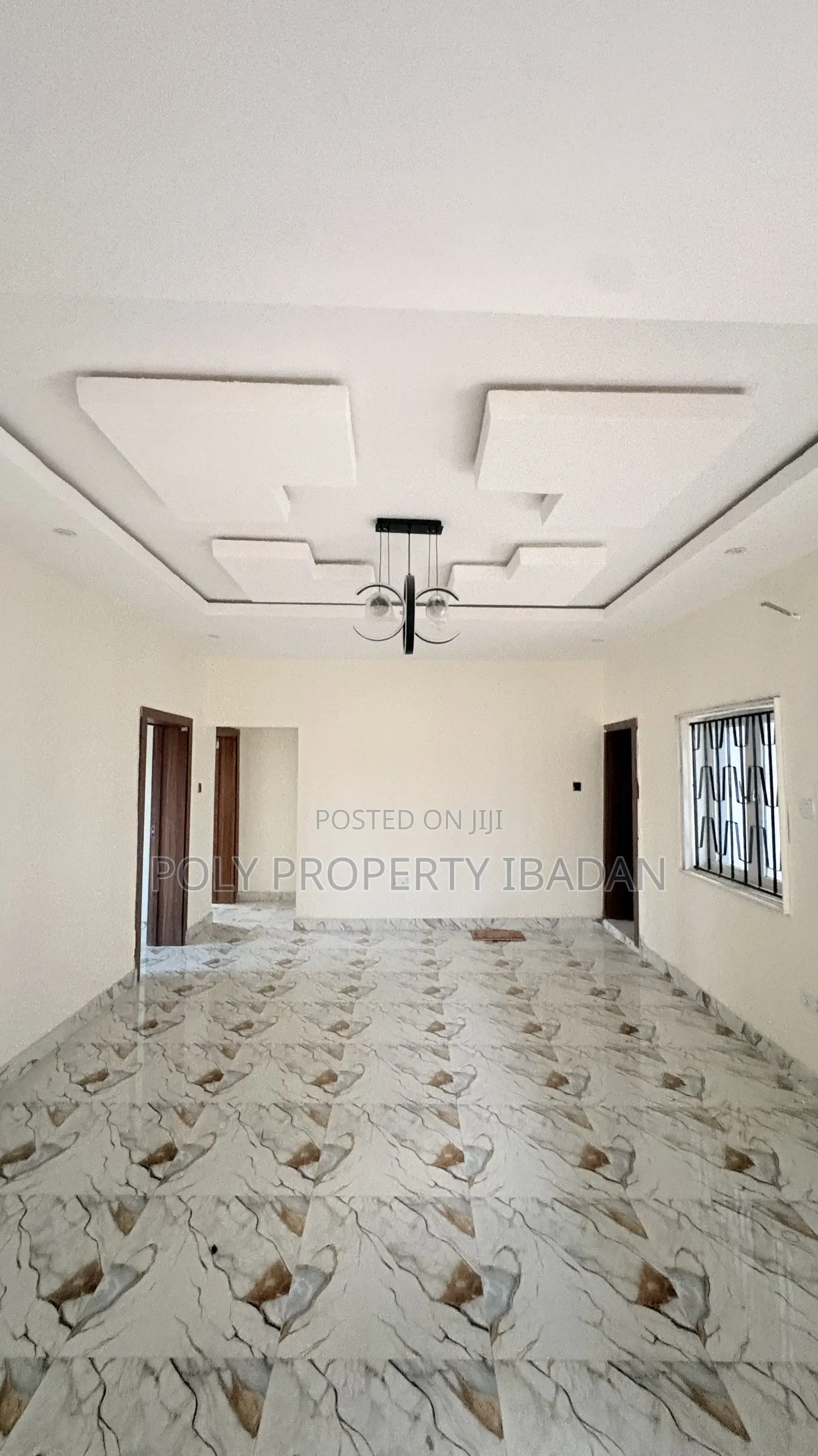 3bdrm Block of Flats in Iyaana Church, Iwo Road for rent