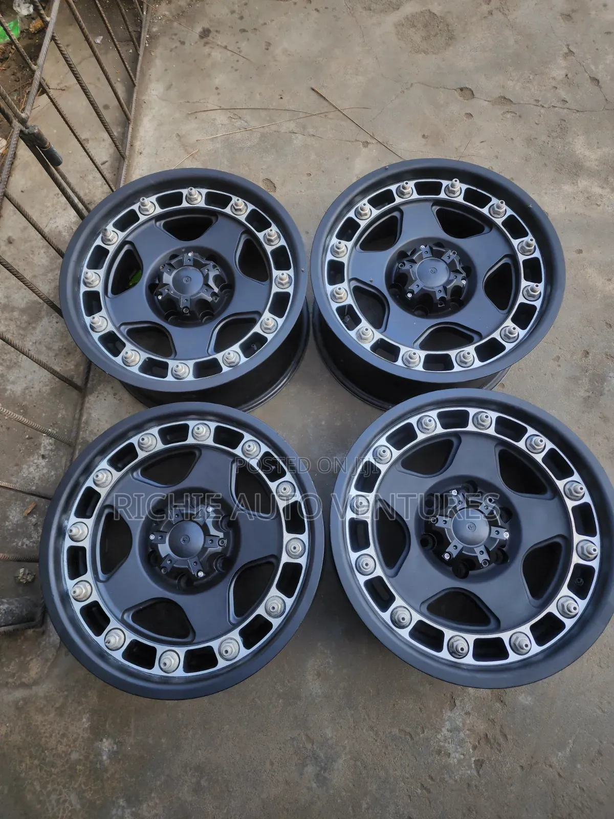 17-Inch Off-Road Rim.