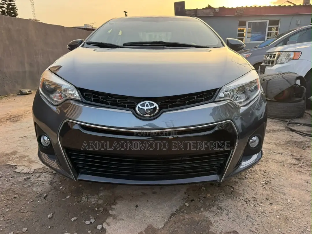 Toyota Corolla S Premium 4dr Sedan (1.8L 4cyl CVT) 2015 Gray