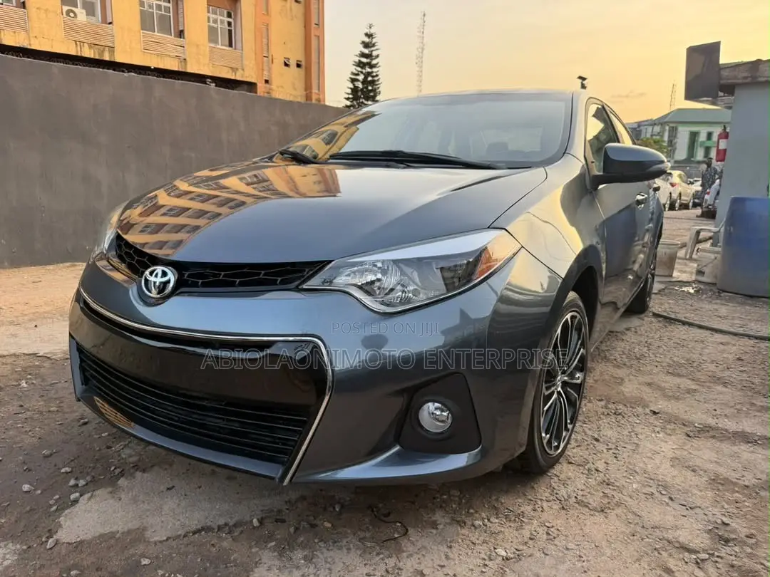 Toyota Corolla S Premium 4dr Sedan (1.8L 4cyl CVT) 2015 Gray