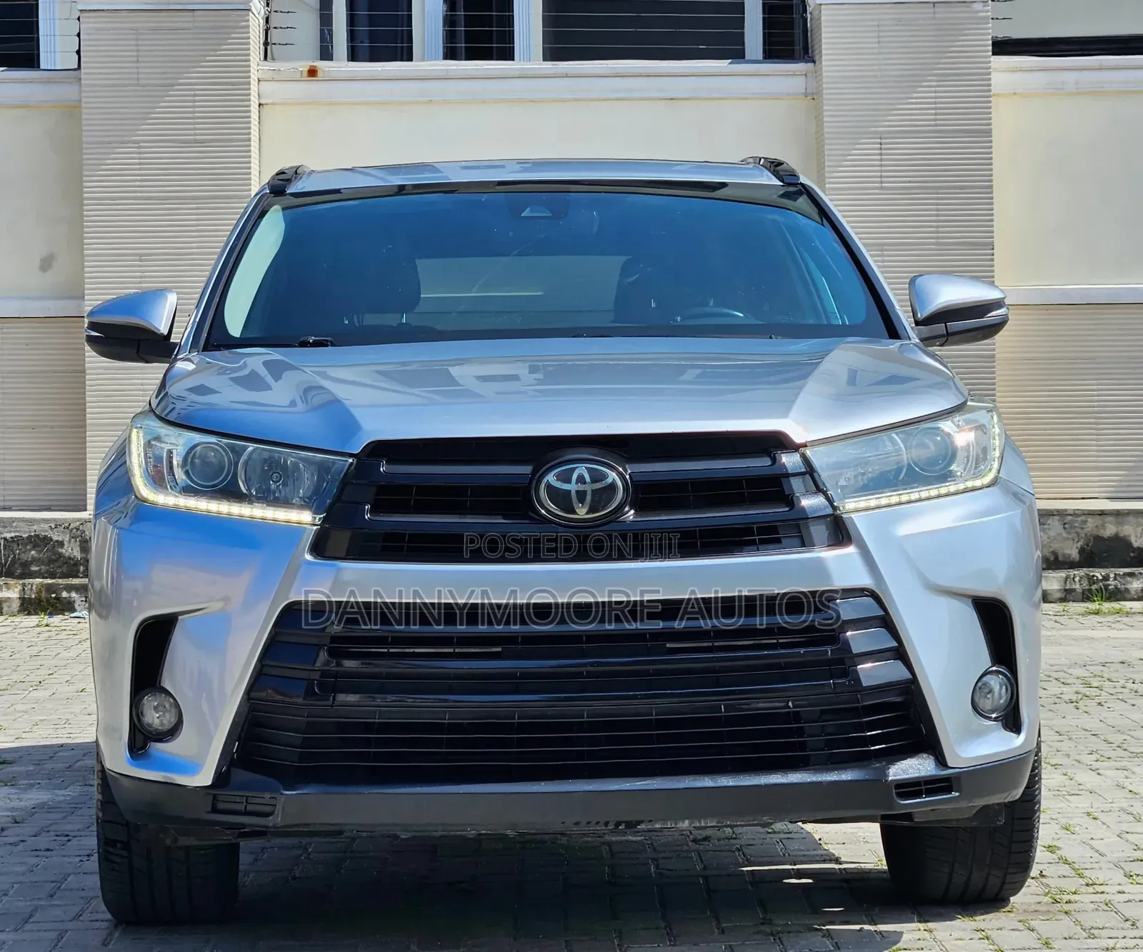 Toyota Highlander SE 4x4 V6 (3.5L 6cyl 8A) 2018 Silver
