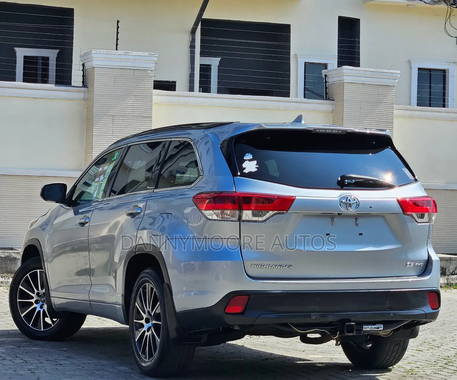 Toyota Highlander SE 4x4 V6 (3.5L 6cyl 8A) 2018 Silver
