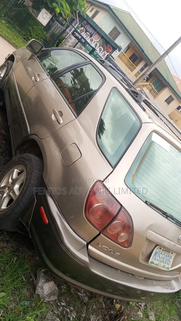 Lexus RX 300 1999 Gold