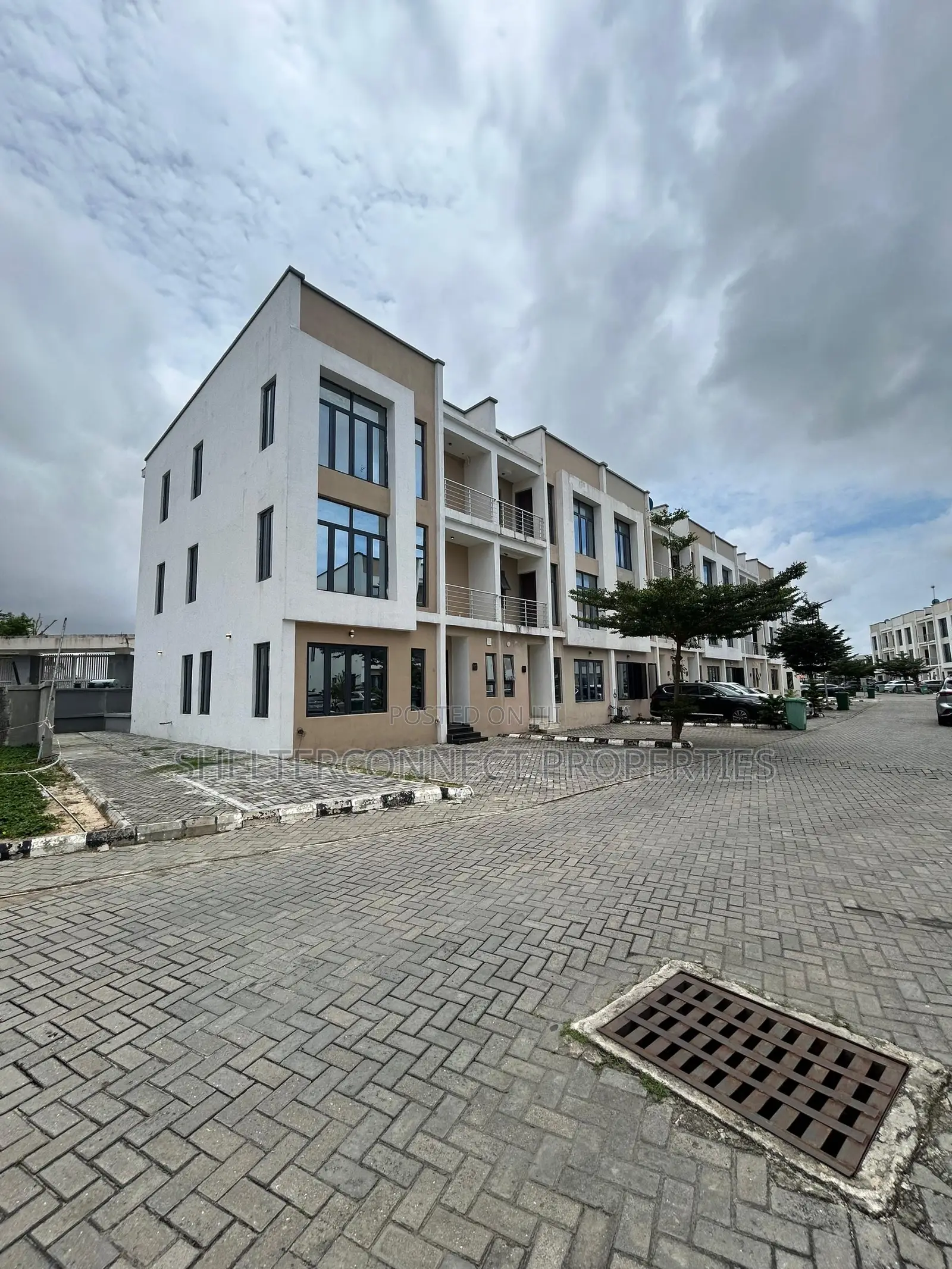 4bdrm Duplex in Ikate for rent