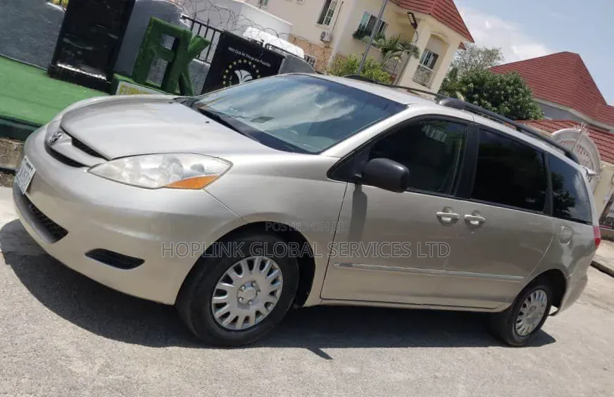 Toyota Sienna 2007 Silver