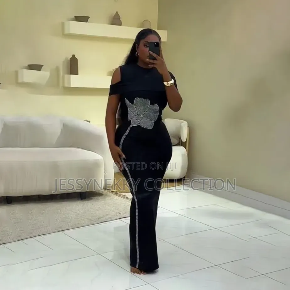Quality Luxurious Ladies Bandage Dress With Rihnostone