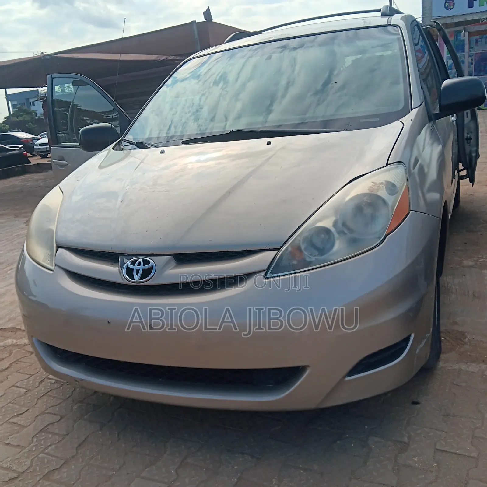 Toyota Sienna LE 2008 Gold