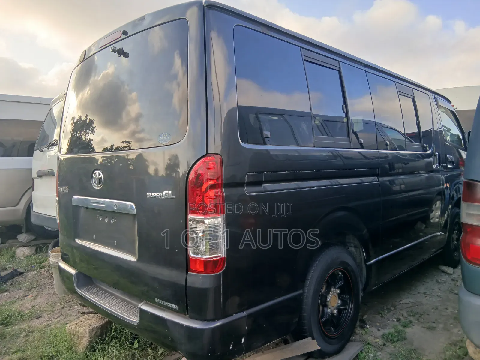Toyota HiAce 2014 Black