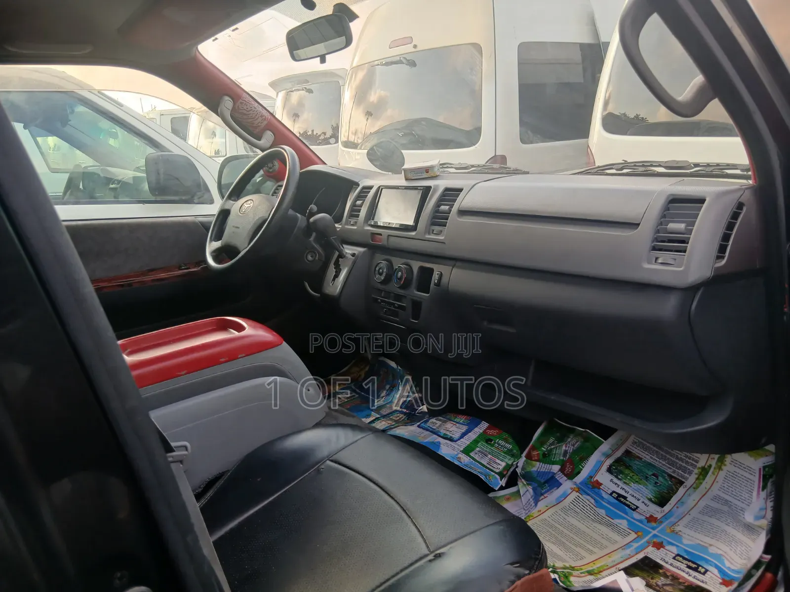 Toyota HiAce 2014 Black