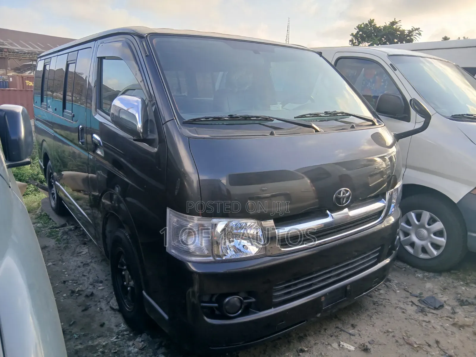 Toyota HiAce 2014 Black