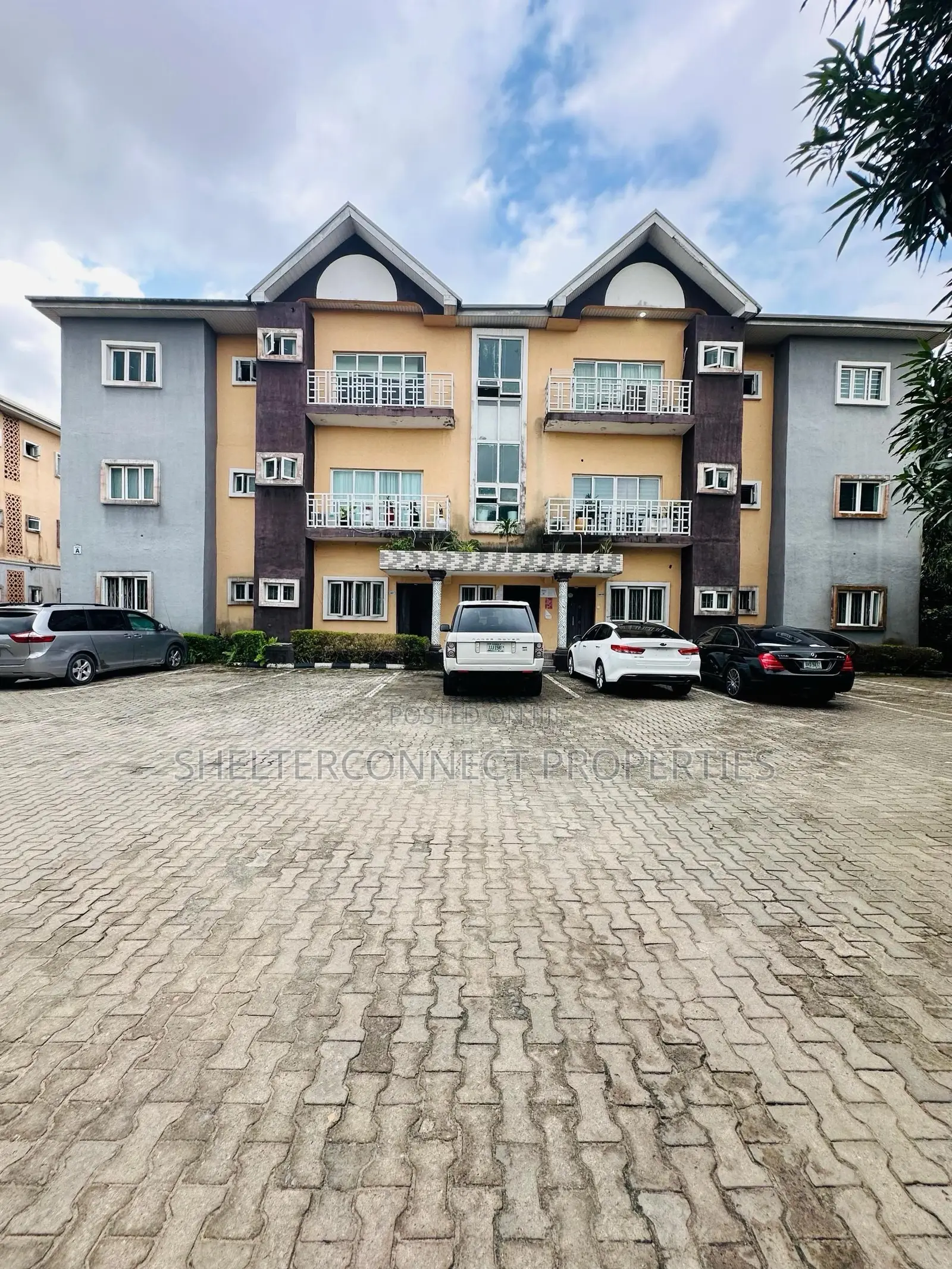 3bdrm Apartment in Eleganza, VGC / Ajah for rent